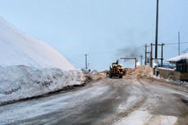 برف و باران در جاده های 10 استان/محور شمشک به دیزین مسدود است